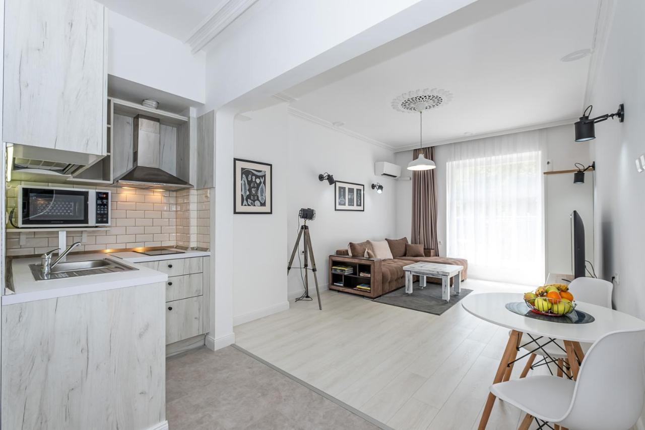 Jazz & Wine - Luxury Apartment By The Sea & Parking & Hbo & Netflix Varna Exterior photo