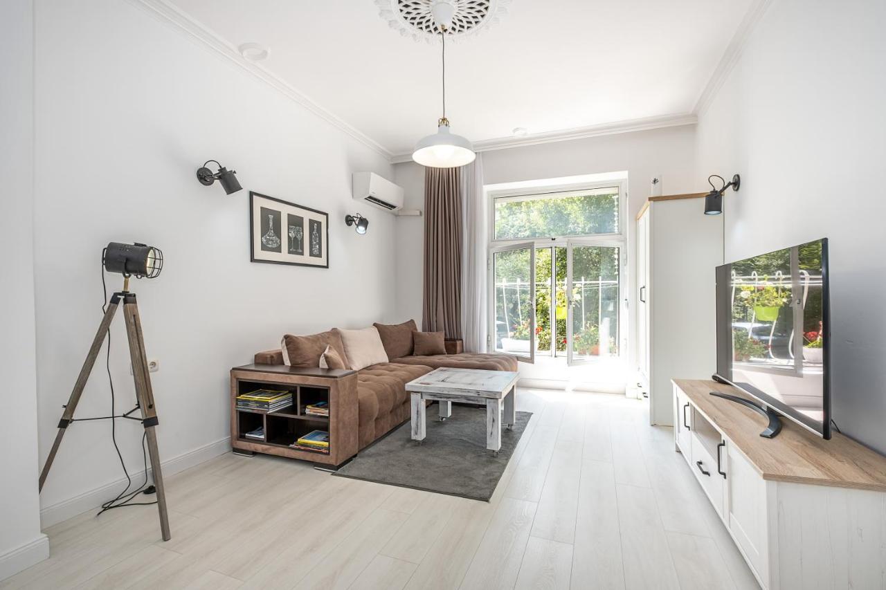 Jazz & Wine - Luxury Apartment By The Sea & Parking & Hbo & Netflix Varna Exterior photo