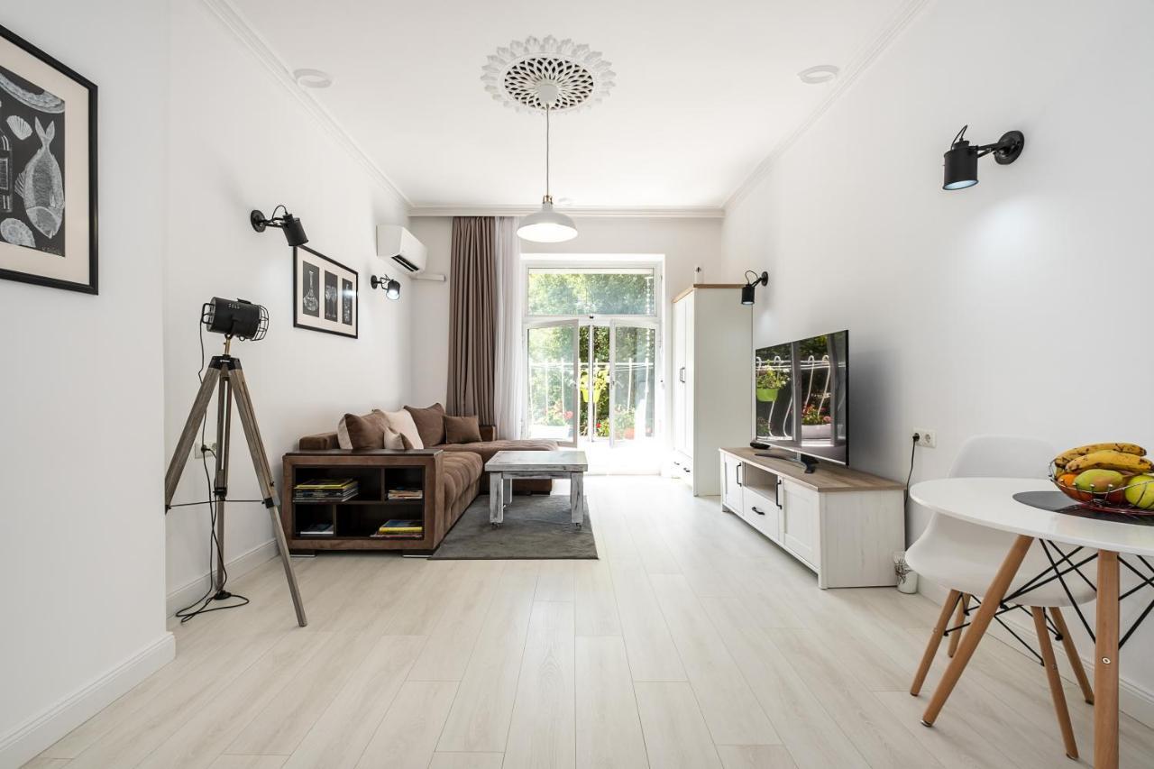 Jazz & Wine - Luxury Apartment By The Sea & Parking & Hbo & Netflix Varna Exterior photo